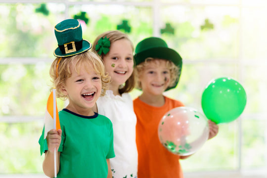 Family,Celebrating,St.,Patrick's,Day.,Irish,Holiday,,Culture,And,Tradition.