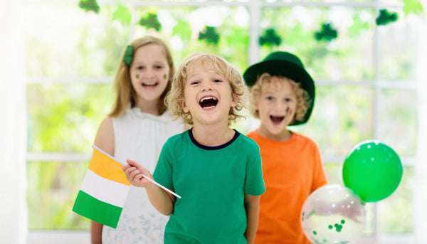 Family,Celebrating,St.,Patrick's,Day.,Irish,Holiday,,Culture,And,Tradition.