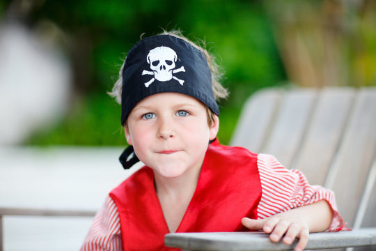 Outdoor,Portrait,Of,Cute,Boy,Dressed,As,Pirate